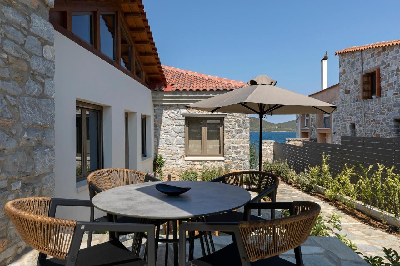 Lichnos Luxury Suites Sourpi Exterior photo