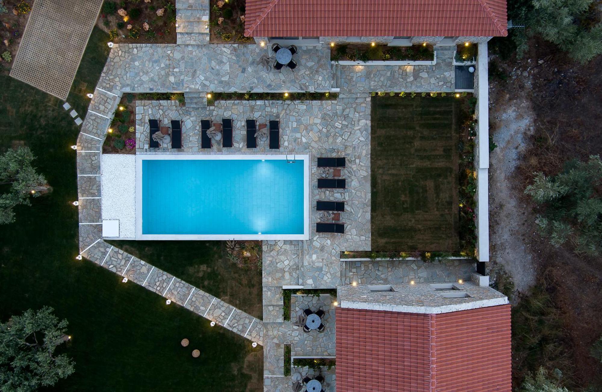 Lichnos Luxury Suites Sourpi Exterior photo